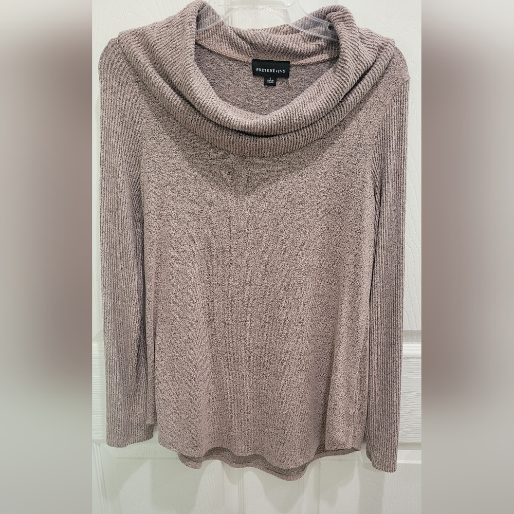 Fortune and Ivy pink sweater with black flecks, size small